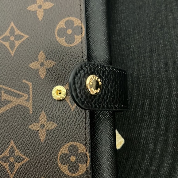 Designer Inspired Clutch Wristlet Wallet - Picture 3 of 8